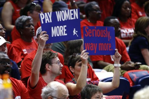 Many WNBA fans want the players to get big raises. AP Photo/Patrick Semansky