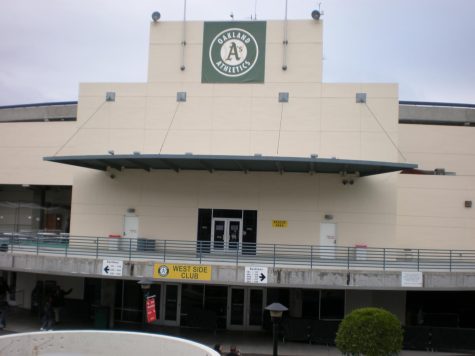 The Oakland Coliseum. Source: https://upload.wikimedia.org/wikipedia/commons/4/41/Oakland_Coliseum_West_Side_Club_entrance.JPG