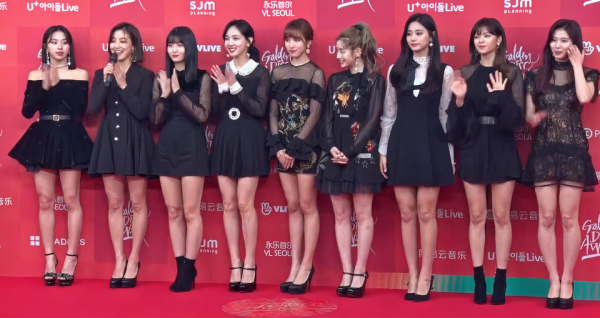 https://commons.wikimedia.org/wiki/File:Twice_at_Golden_Disk_Awards_on_January_5,_2019.png